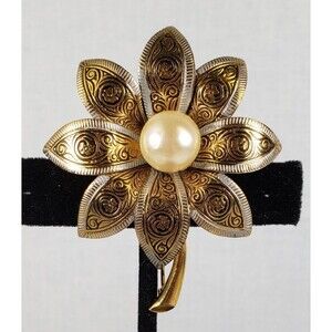 Vtg 1960s Damascene Signed Spain Gold Tone Black Enamel Faux Pearl Flower Brooch